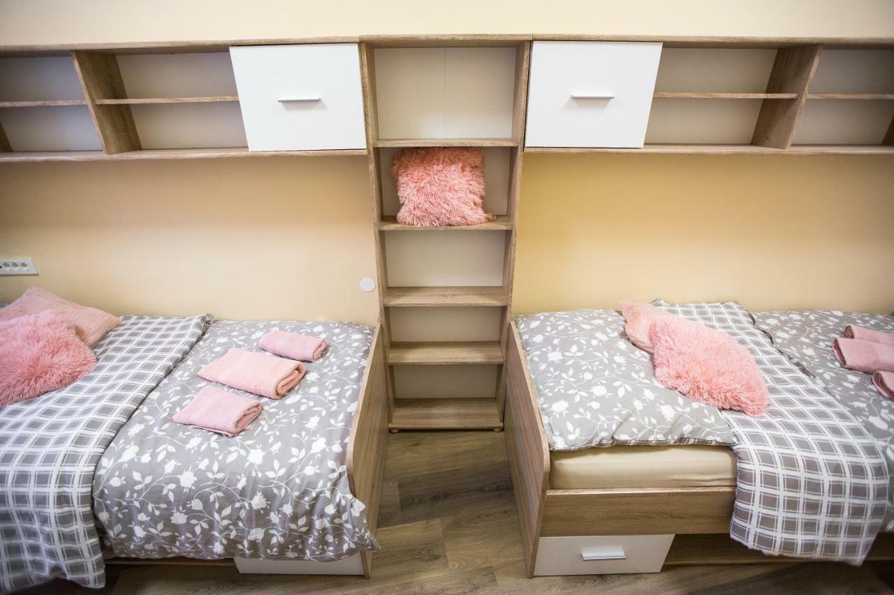 Minidorm Rooms In Heart Of City Center Máribor Exterior foto