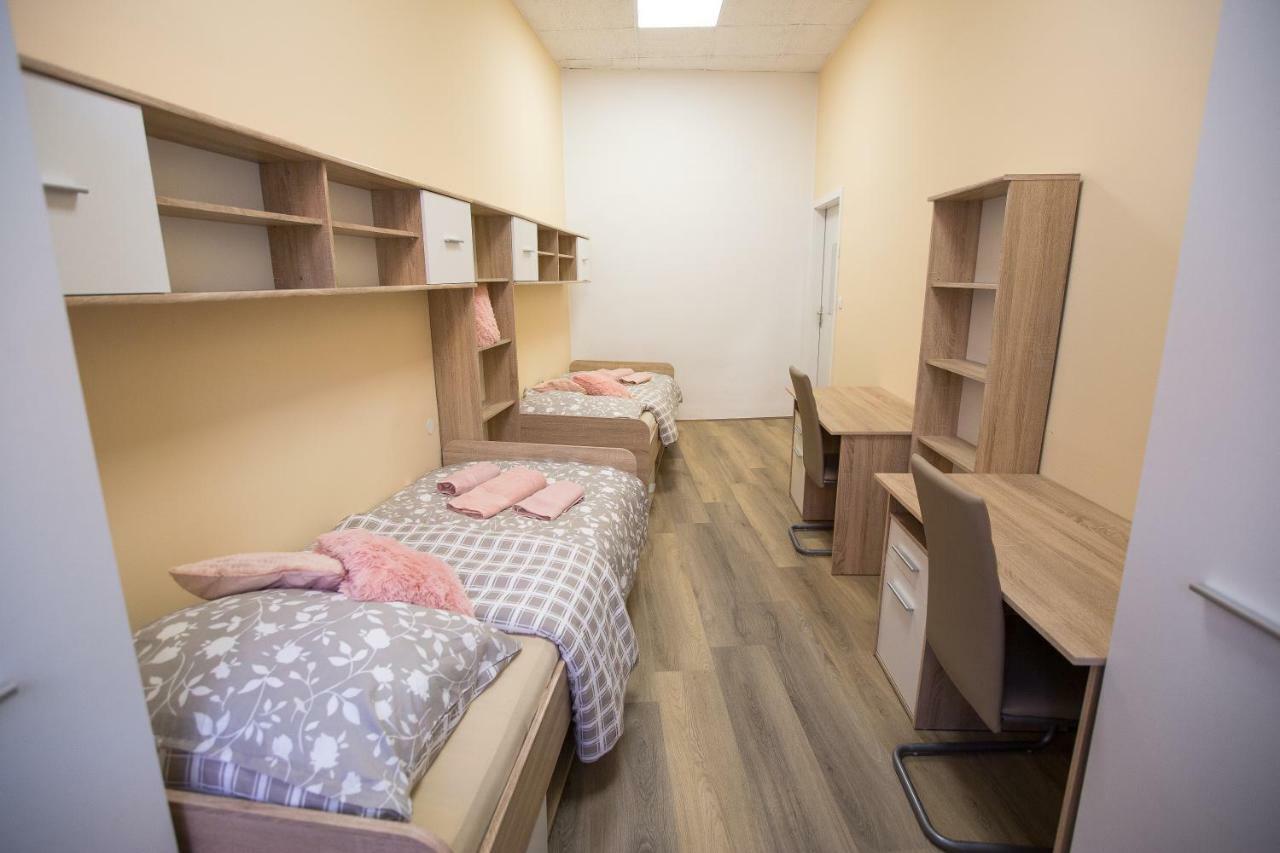 Minidorm Rooms In Heart Of City Center Máribor Exterior foto