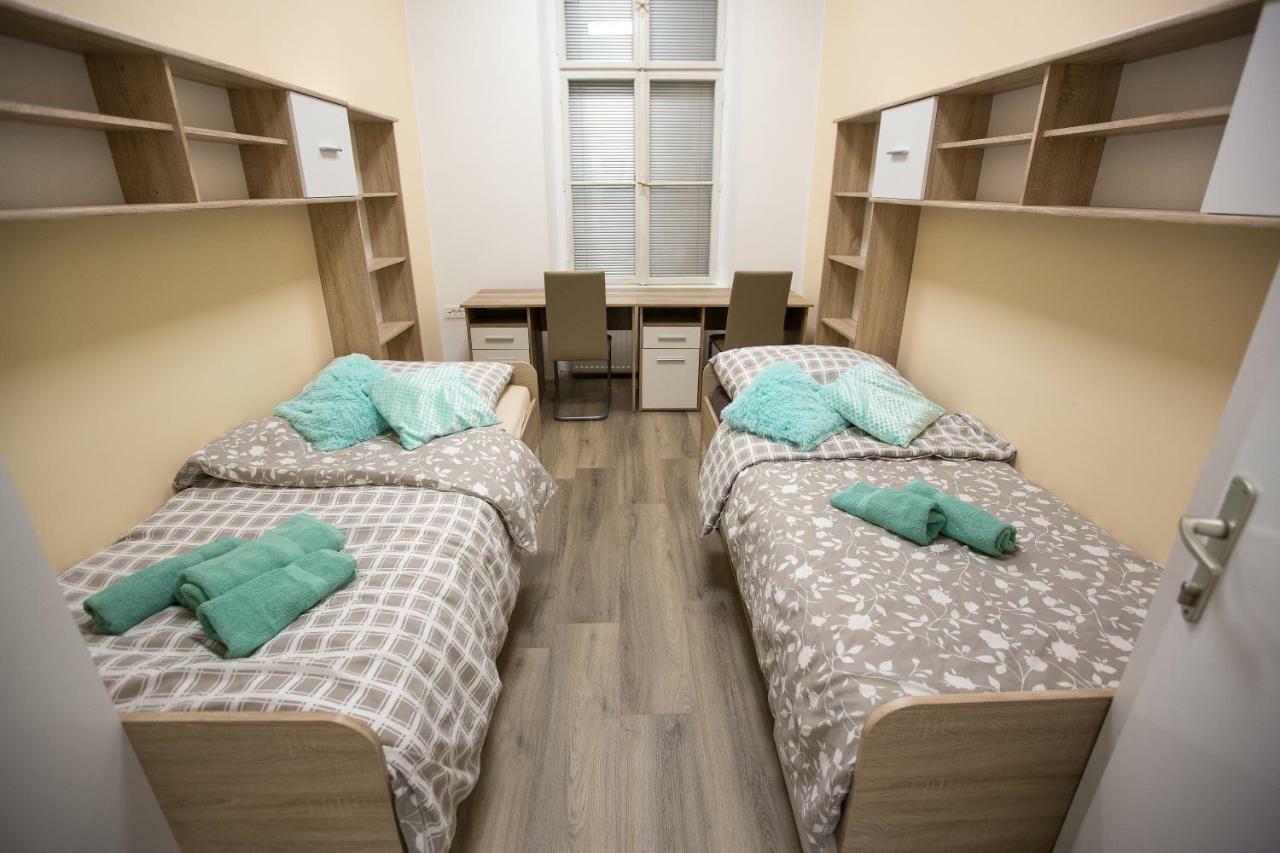 Minidorm Rooms In Heart Of City Center Máribor Exterior foto